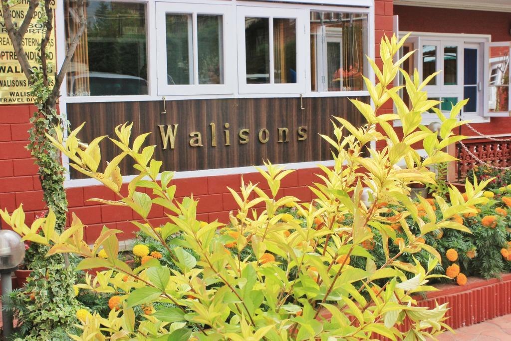 Walisons Hotel Srīnagar Buitenkant foto