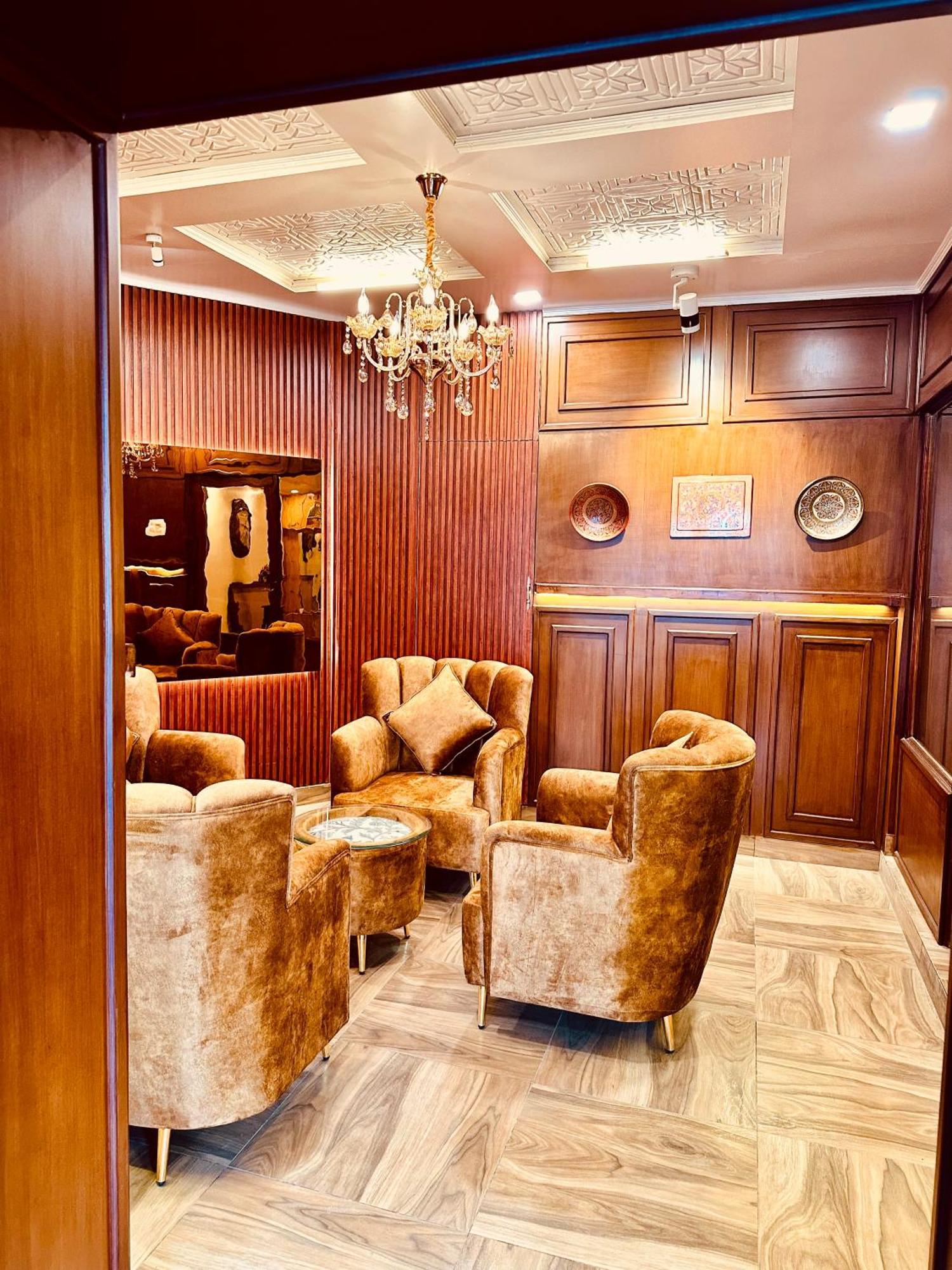 Walisons Hotel Srīnagar Buitenkant foto