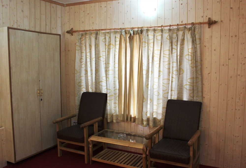Walisons Hotel Srīnagar Buitenkant foto